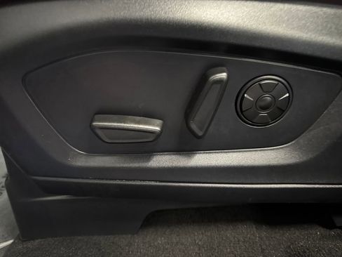 Certified 2025 Ford Explorer Platinum AWD/4WD image 31