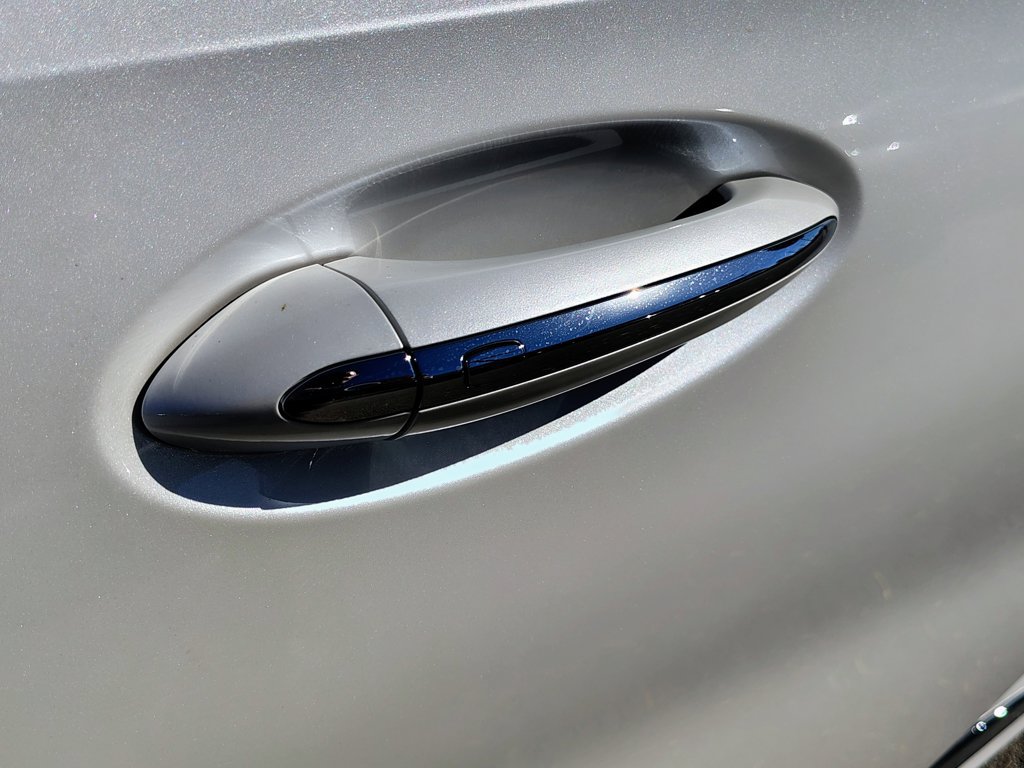 Certified 2023 Buick Envision Avenir AWD/4WD image 13