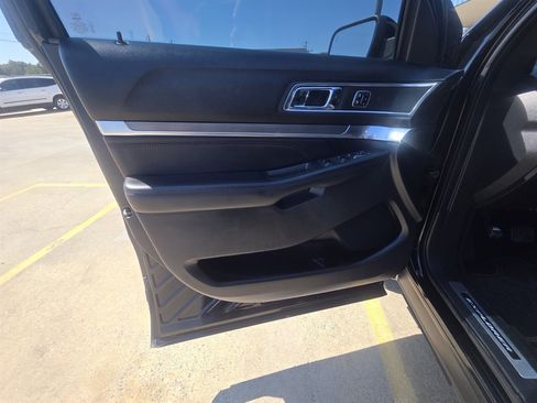 Used 2018 Ford Explorer Sport w/ Equipment Group 401A AWD/4WD image 8