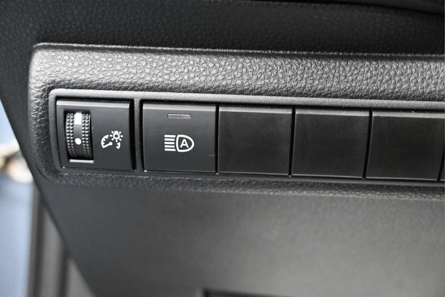 Used 2024 Toyota Corolla LE FWD image 11