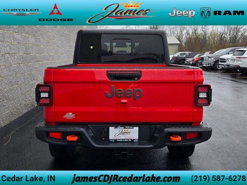 Used 2026 Jeep Gladiator Mojave AWD/4WD image 4