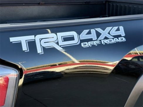 Used 2022 Toyota Tacoma TRD Off-Road w/ Technology Package image 9