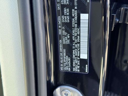 Used 2023 Volvo XC90 B5 Core w/ Protection Package Premier image 16