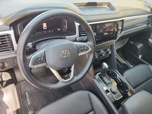 Used 2023 Volkswagen Atlas SEL R-Line AWD/4WD image 10