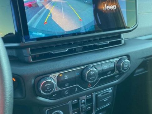 Used 2025 Jeep Wrangler Sport image 20