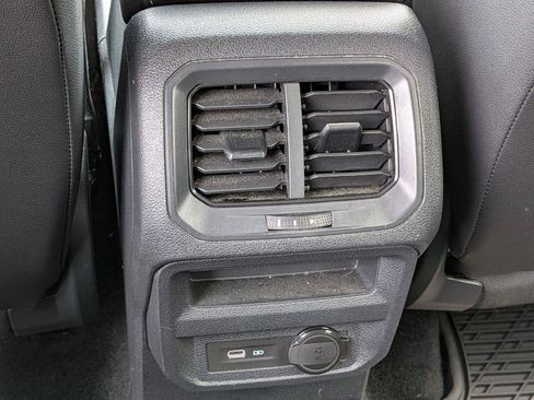 Used 2023 Volkswagen Tiguan SE FWD image 30