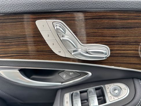 Used 2020 Mercedes-Benz C 300 Sedan image 28
