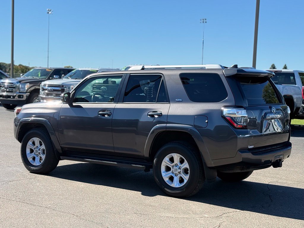 Used 2016 Toyota 4Runner SR5 AWD/4WD image 35