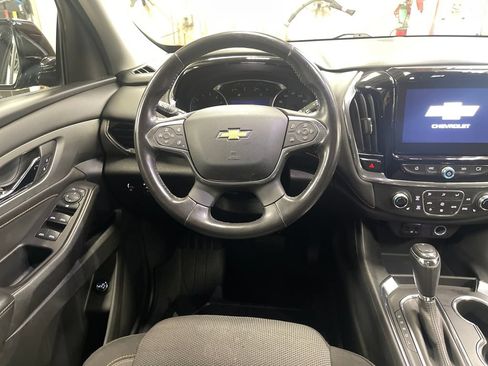 Used 2020 Chevrolet Traverse LT w/ Driver Confidence II Package AWD/4WD image 17