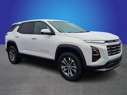Used 2026 Chevrolet Equinox LT FWD image 3