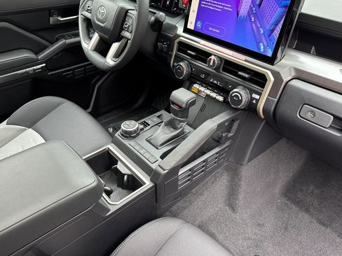 New 2025 Toyota Tacoma TRD Off-Road image 17