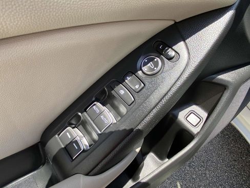 Certified 2021 Honda Accord LX image 12