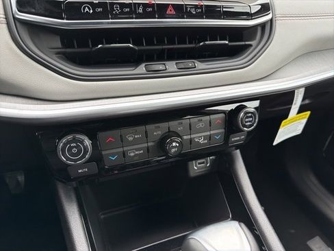 New 2026 Jeep Compass Limited image 16