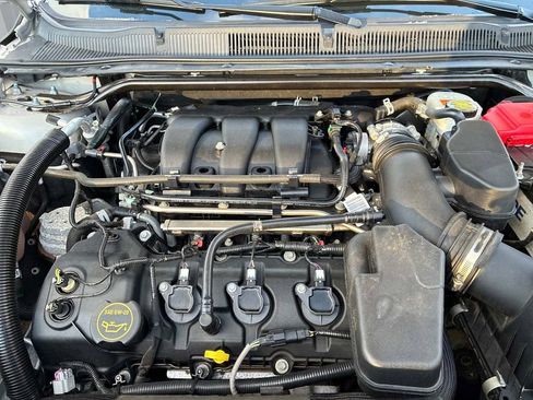 Used 2018 Ford Taurus SEL image 21