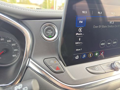 Used 2025 Chevrolet Blazer LT AWD/4WD image 19