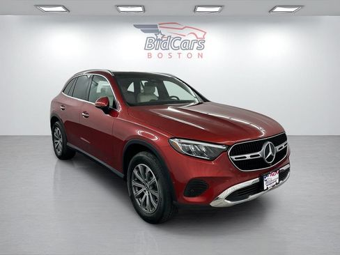 Used 2023 Mercedes-Benz GLC 300 4MATIC w/ Exclusive Trim Package image 3