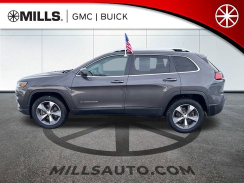 Used 2019 Jeep Cherokee Limited image 1