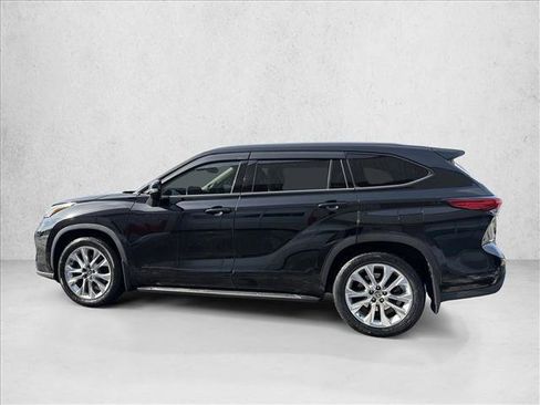 Used 2022 Toyota Highlander Limited image 8