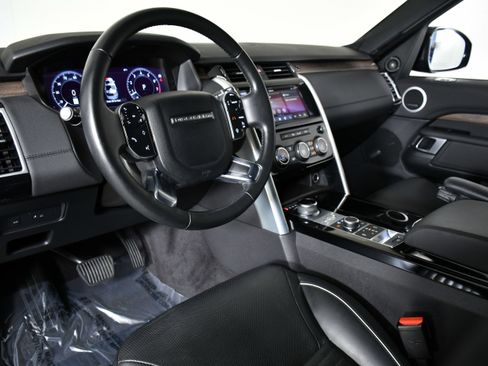 Used 2020 Land Rover Discovery HSE image 23