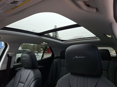 Used 2025 Buick Envision Avenir image 14