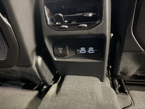 Used 2024 Jeep Grand Cherokee L Altitude image 25