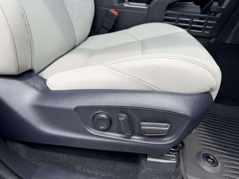 Certified 2025 Toyota Tacoma Limited AWD/4WD image 12