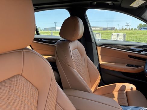 Certified 2023 BMW 540i RWD image 35
