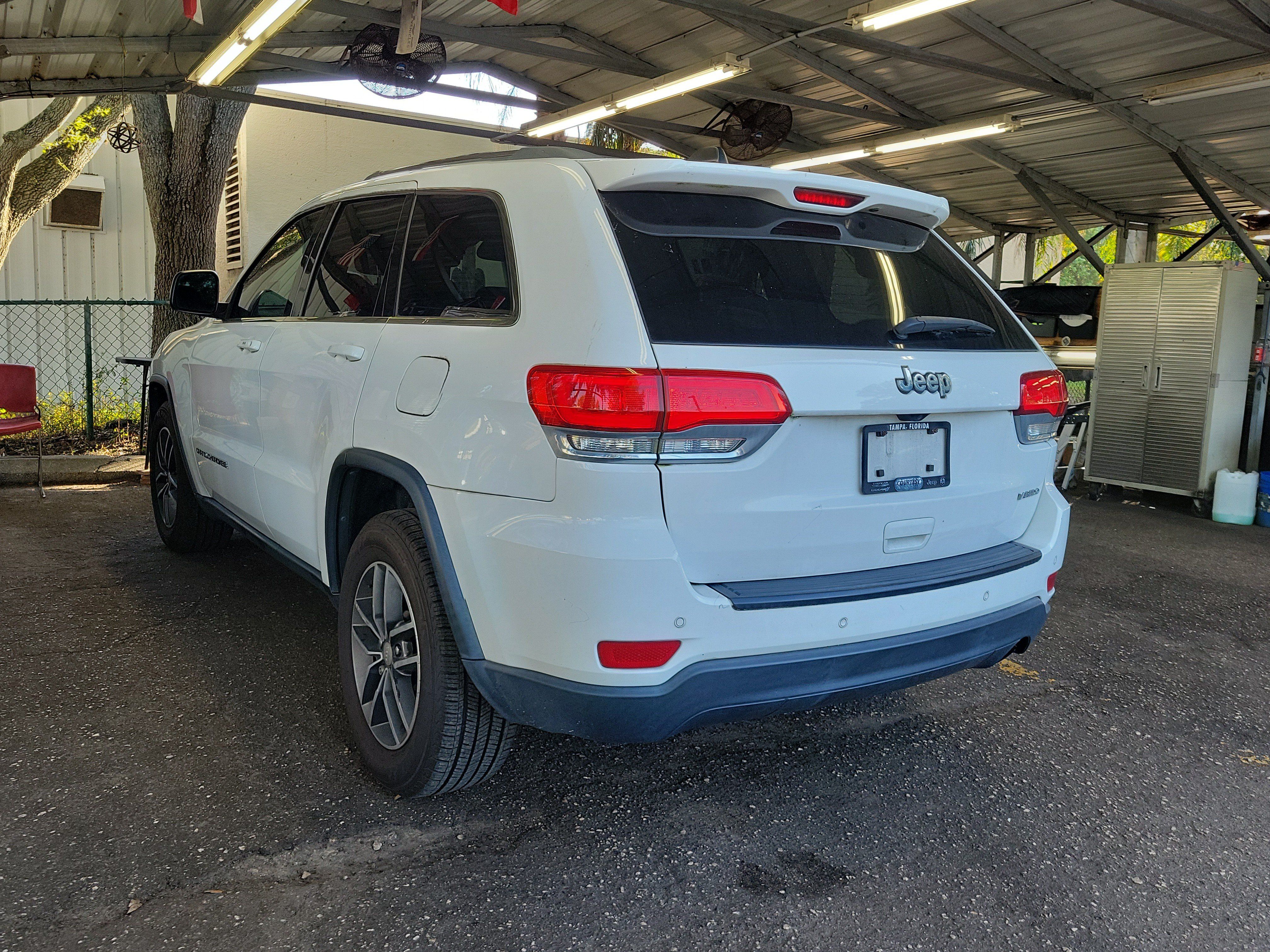Used 2018 Jeep Grand Cherokee Laredo RWD image 6