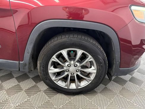 Used 2019 Jeep Cherokee Latitude Plus w/ Comfort/Convenience Group FWD image 13