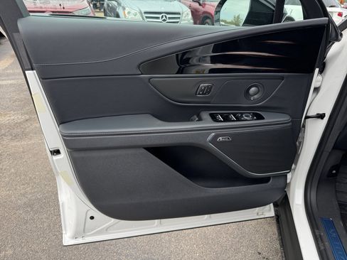 New 2026 Lincoln Nautilus Premier w/ Equipment Group 102A image 24