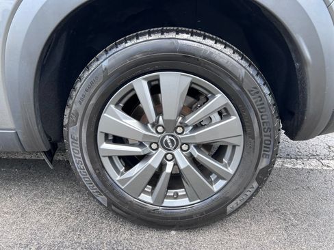 Used 2022 Nissan Pathfinder SV AWD/4WD image 21