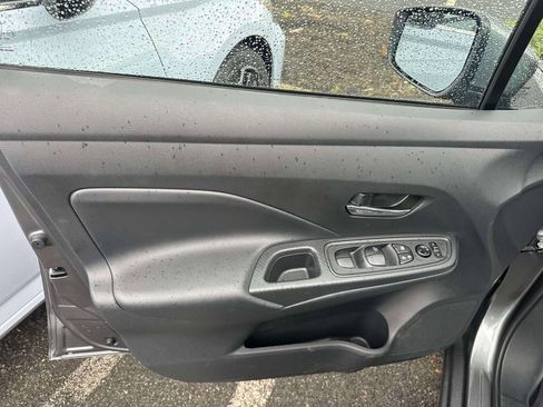 Used 2025 Nissan Versa SV FWD image 14