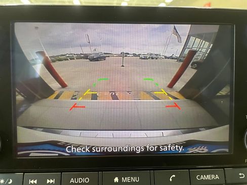 Used 2023 Nissan Rogue SV FWD image 8