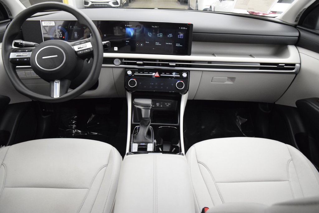 Used 2025 Hyundai Tucson SEL FWD image 19