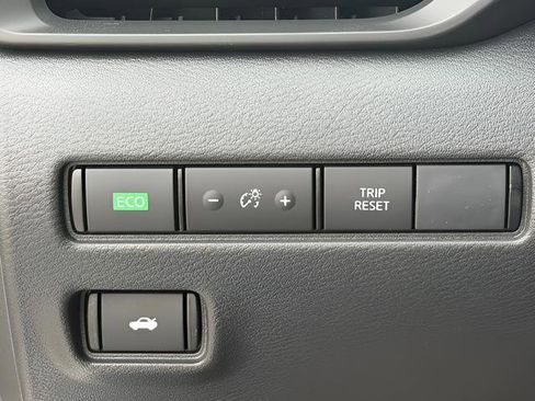 Certified 2025 Nissan Sentra S image 23