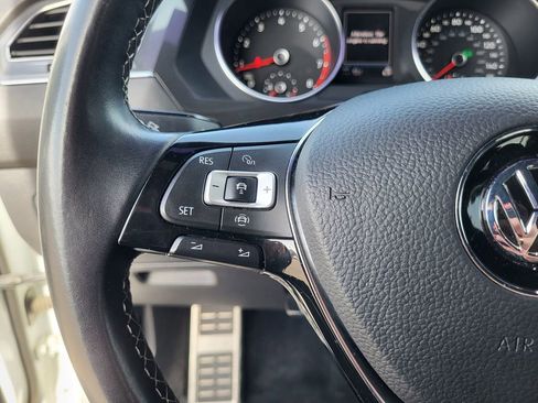 Used 2021 Volkswagen Tiguan SE R-Line image 19