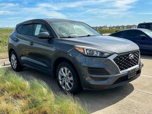 Used 2019 Hyundai Tucson SE image 2