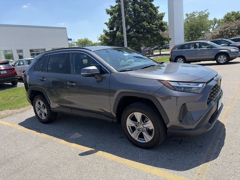 Used 2024 Toyota RAV4 XLE AWD/4WD image 4