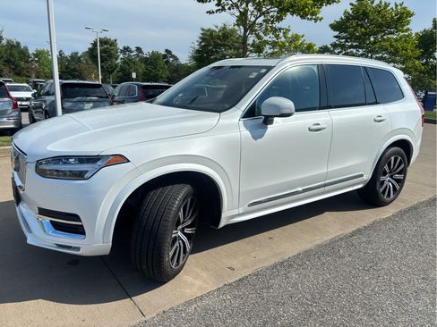 Used 2025 Volvo XC90 B5 Core AWD/4WD image 4