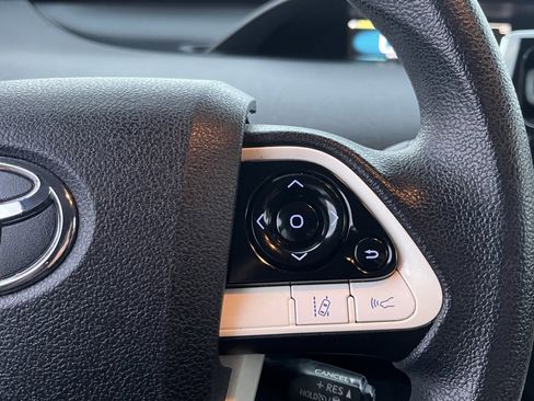 Used 2017 Toyota Prius Two image 3