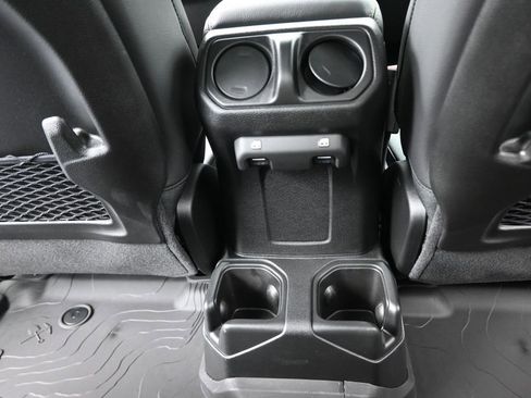 New 2026 Jeep Gladiator Sport AWD/4WD image 25