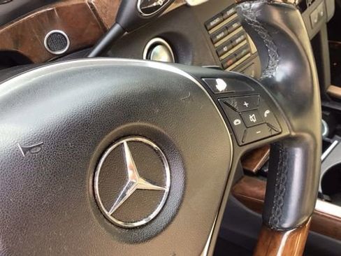 Used 2013 Mercedes-Benz E 350 4MATIC Sedan image 20