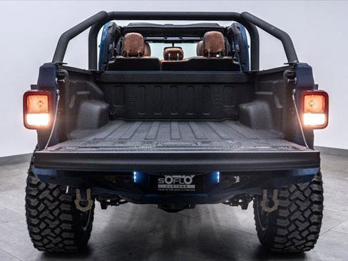 Used 2026 Jeep Gladiator Sport AWD/4WD image 9