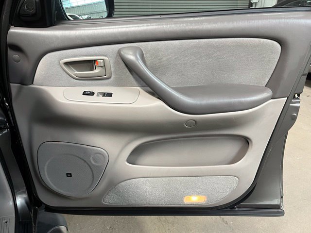 Used 2005 Toyota Sequoia SR5 RWD image 11