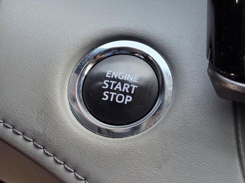 Used 2023 Toyota Highlander Limited image 22