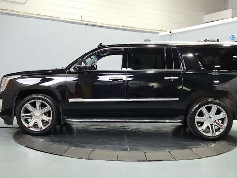 Used 2017 Cadillac Escalade ESV Luxury AWD/4WD image 5