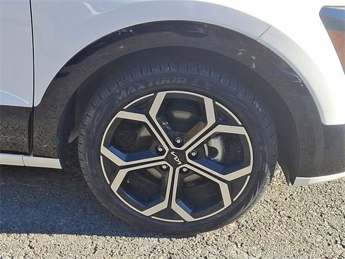 Certified 2023 Kia Niro EX Touring image 8
