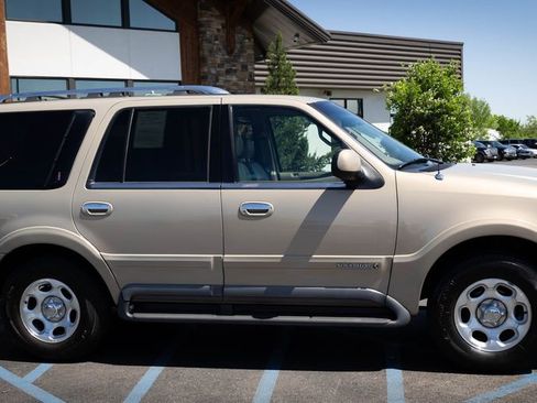 Used 1998 Lincoln Navigator 4WD image 22