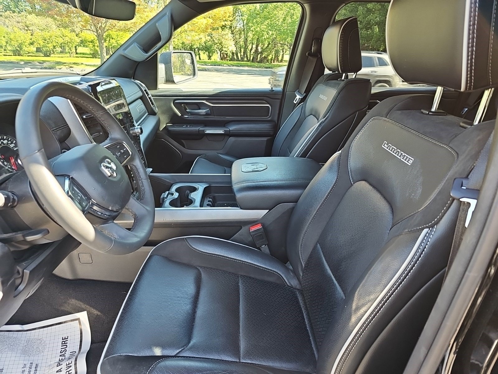 Used 2025 RAM 1500 Laramie w/ Sport Appearance Package AWD/4WD image 18