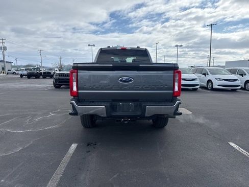 Used 2025 Ford F250 XLT image 3